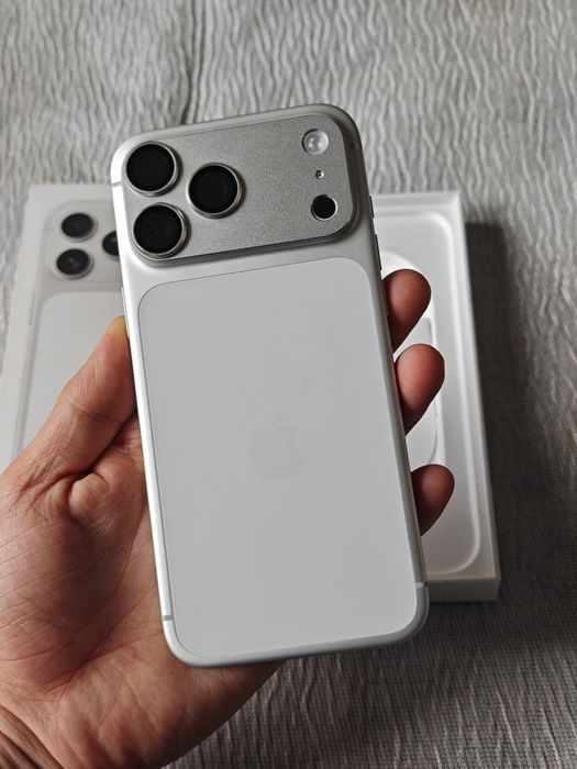 iPhone 17 Pro Max 256Gb идеальный