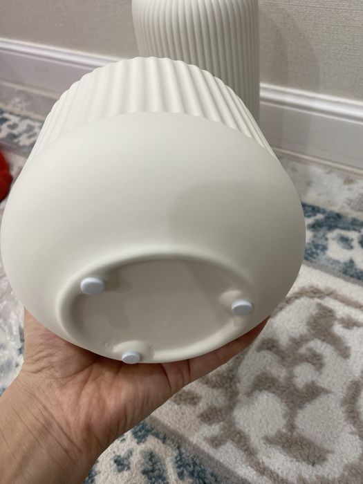 Набор белых керамических ваз