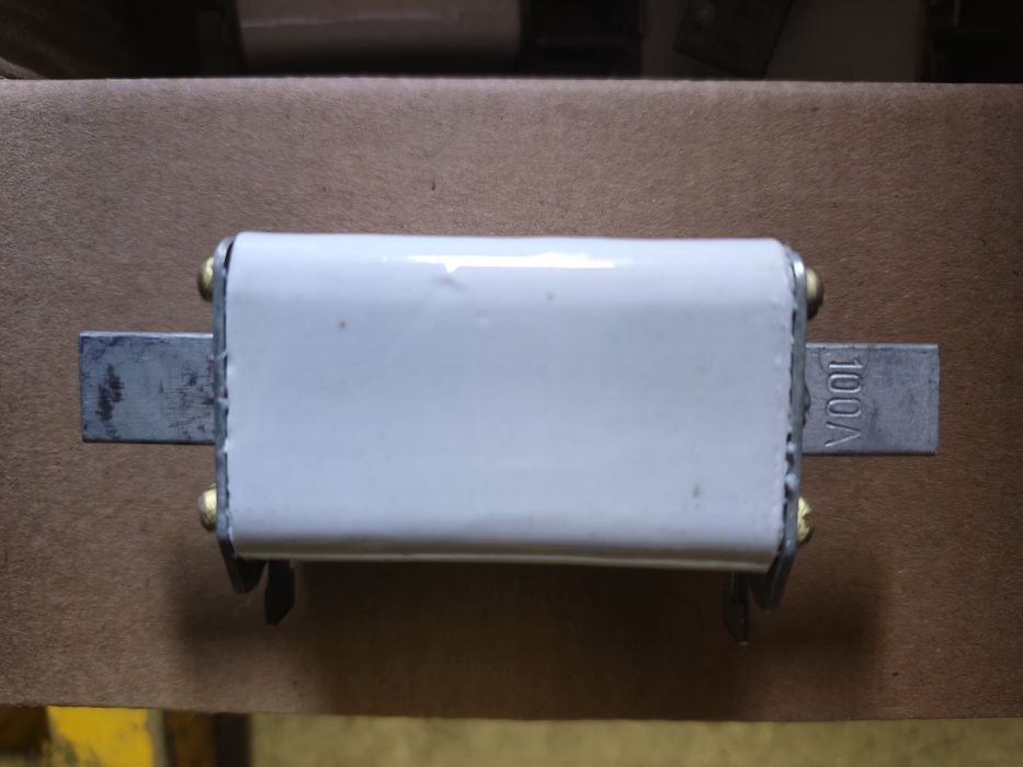 Предохранители на 100А