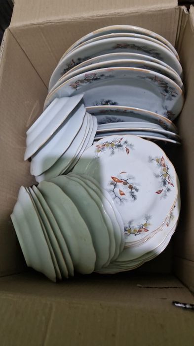 Тарелки 47 штук.