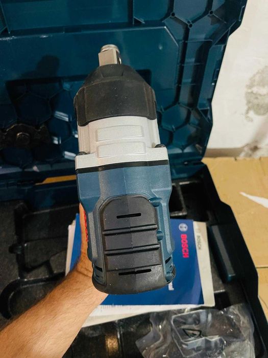 Filetanta cu impact Bosch GDS 18 V - 1600 HC 18 V | 0 - 1600 Nm | 3/4 inch | Fara perii de carbon | Fara acumulator si incarcator