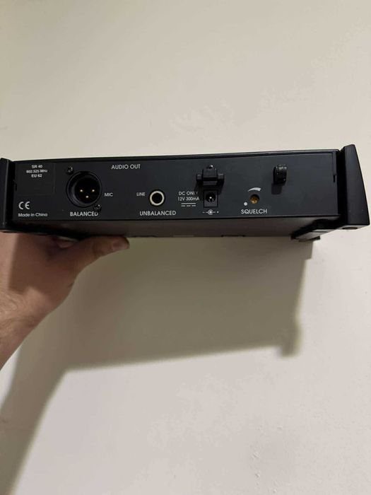 AKG - SR40 - 802.525MHz - Безжичен микрофон, тип "Headset"