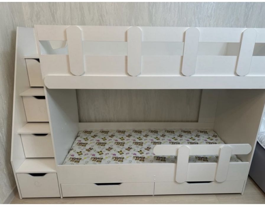 Продам двухъярусную кровать