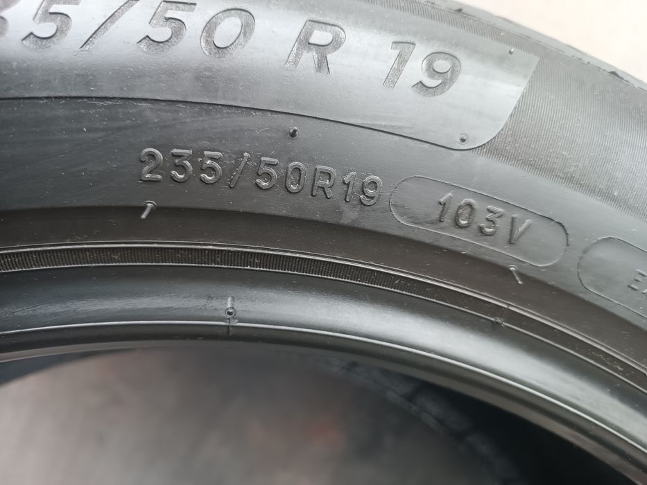 235/50/19 Michelin Дот 2323