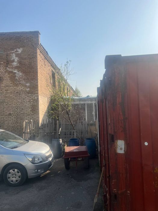 Производственная база 2,1 гектар.