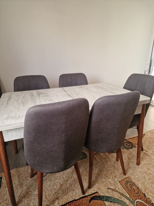 Masa extensibila cu 6 scaune