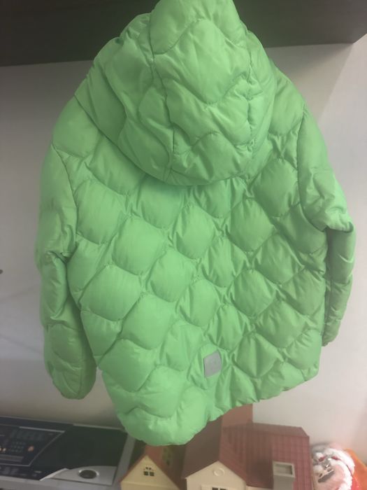 Продам детскую куртку
