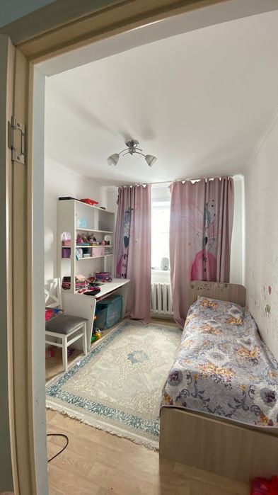 Үш бөлме үй сатылады