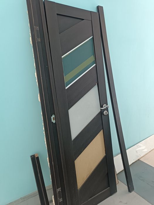 Деревянный дверь