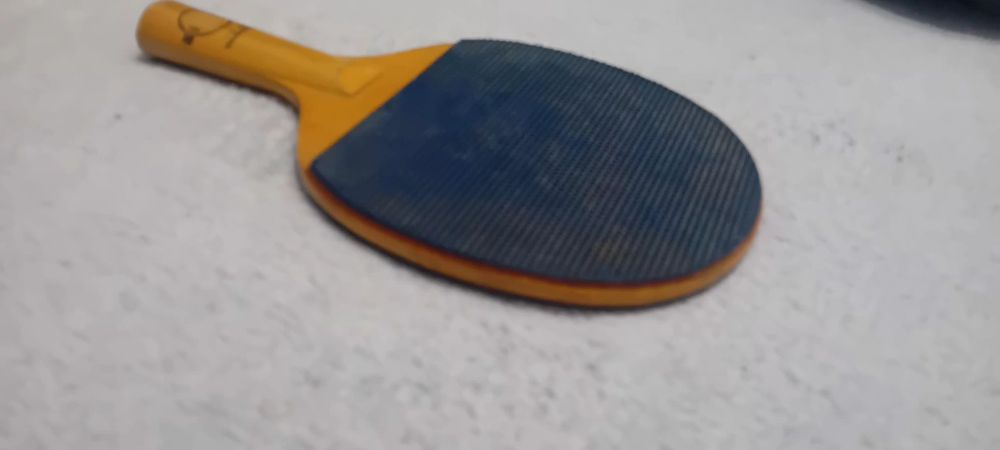 Paleta tenis de masă Shield + set mingi sigilate Shield 101