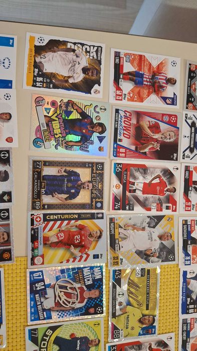 Продававм футболни карти на topps match attax различни видове