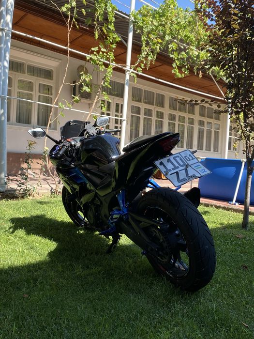 Moto 325cc Yamaha R3 Nooma