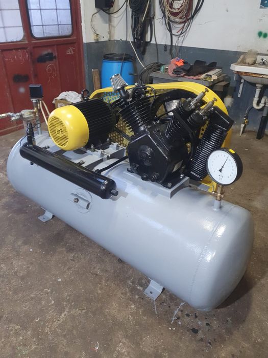 Compresor trifazic 400L ,15 bari made in Germany.L 2 metri