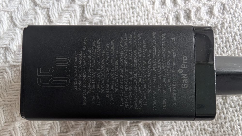 Baseus GaN 65W бързо зарядно с кабел за Samsung, Apple и др.