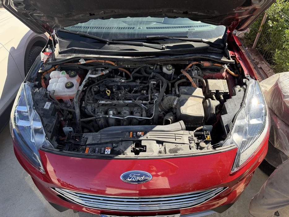 Ford Kuga 2021 PLUG IN HIBRID Titanium avariat / avariate