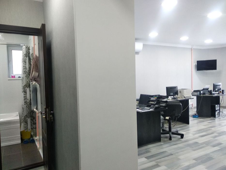 Продается нежилое помещение в городе Наваи 1 этаж  блок ставка  8 мкр