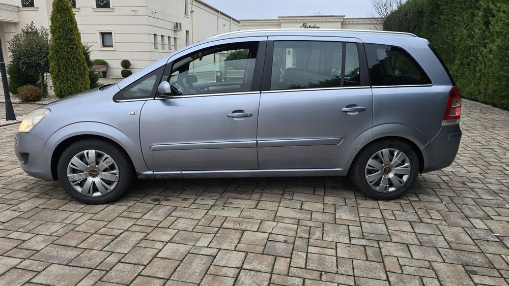 Opel Zafira 7 locuri