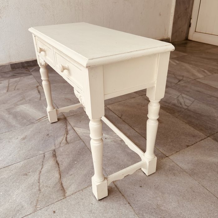 Продава се: Дървена винтидж конзола – скандинавски стил