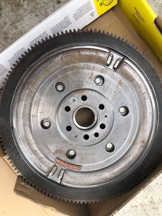 Демпферен маховик LuK Peugeot/ Citroen