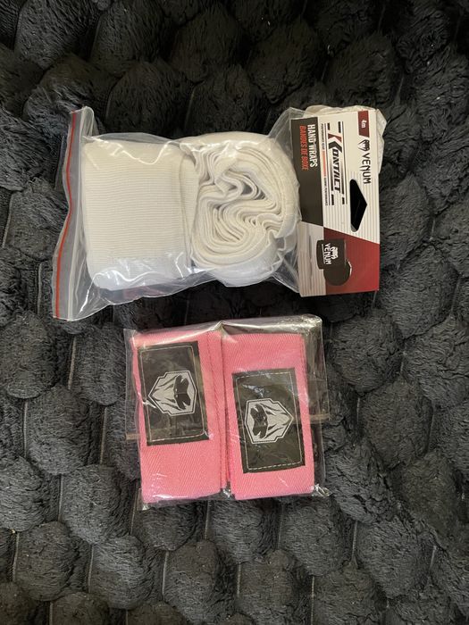 Vand manusi de box Venum cu bandaje