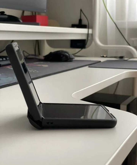 Samsung Galaxy Z Flip3 5G 8/128 ГБ