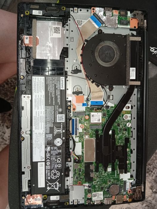 Ноутбук на запчасти Lenovo