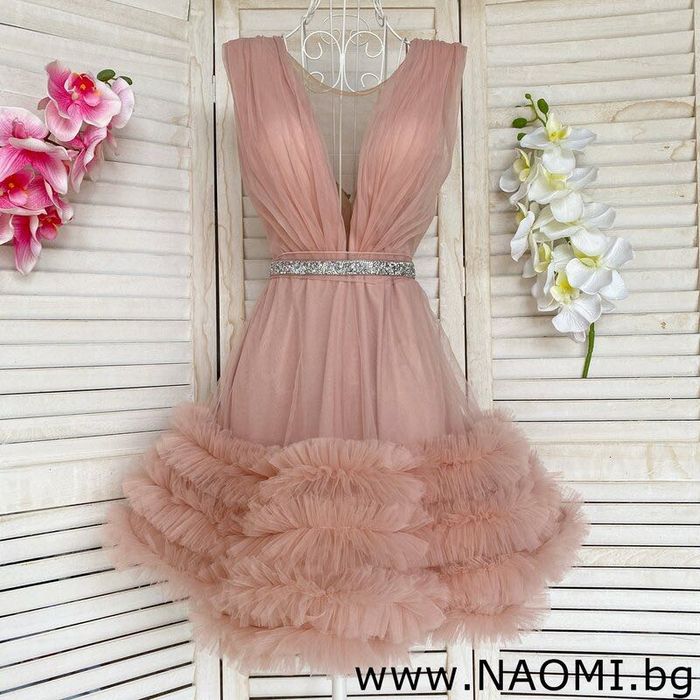 Официална рокля от Наоми Фешън