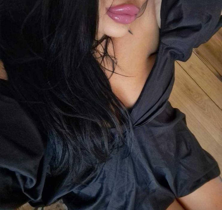 Нова рокля с буфон ръкави