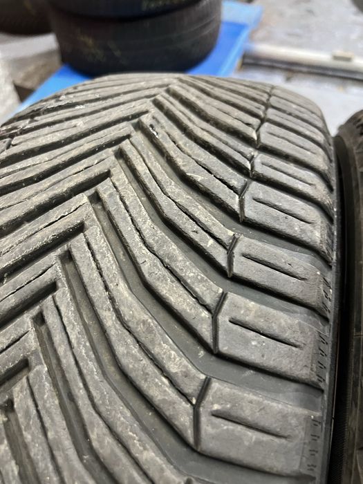 235 50 19 michelin all season dot 2023