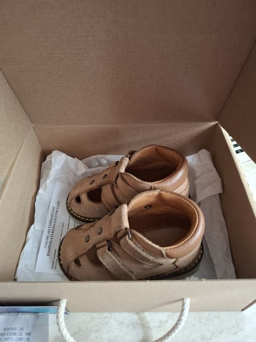 Sandale închise ortopedice mărimea 20