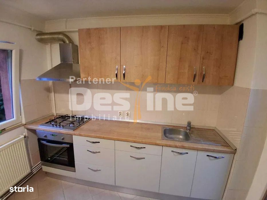 Apartament cu 2 camere decomandat la etaj intermediar, situat in carti