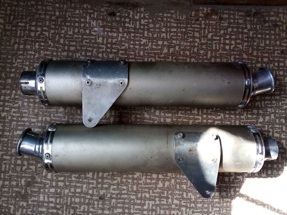 Мото якета панталон ръкавици и ауспуси