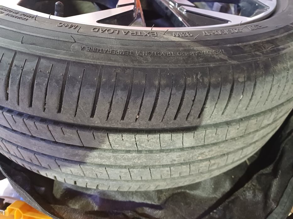 Диски 17 с летней резиной трианджел.