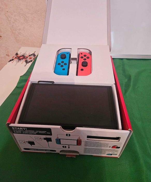 Nintendo Switch OLED 64GB – Full Box, stare excelentă