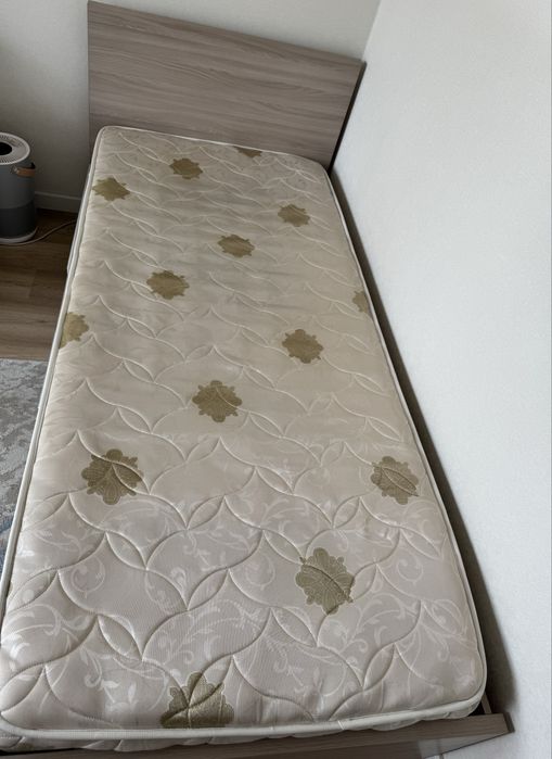 Продам односпальную кровать