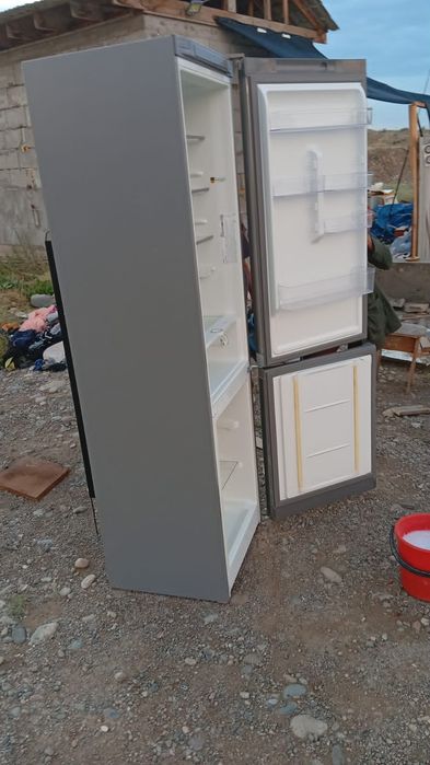 Холодильник почти новый