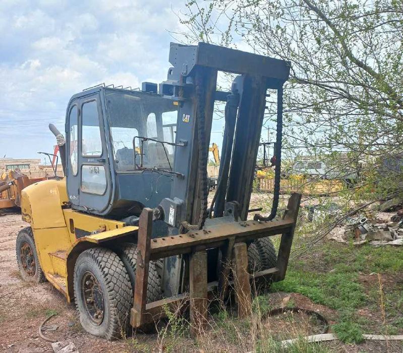 Автопогрузчик с вилочным захватом DP 100