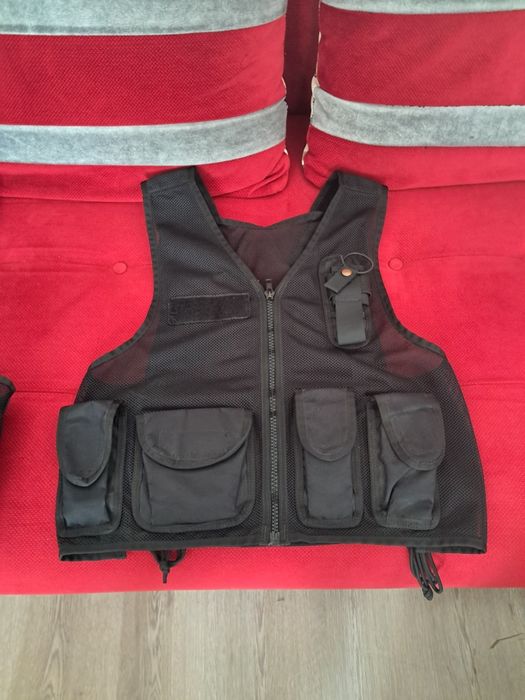 Vând 2 veste tactice noi , ajustabile (modele diferite )