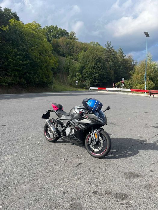 CFMOTO 300SR – 2025 – stare impecabilă – garanție 4 ani și jumătate