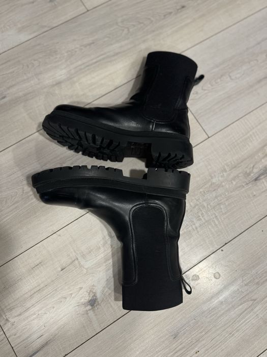 Боти от естественна кожа