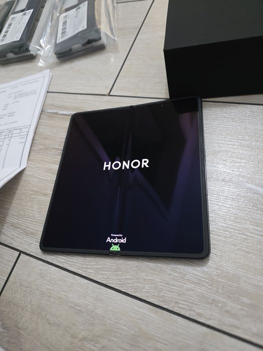 Honor v2 la cutie