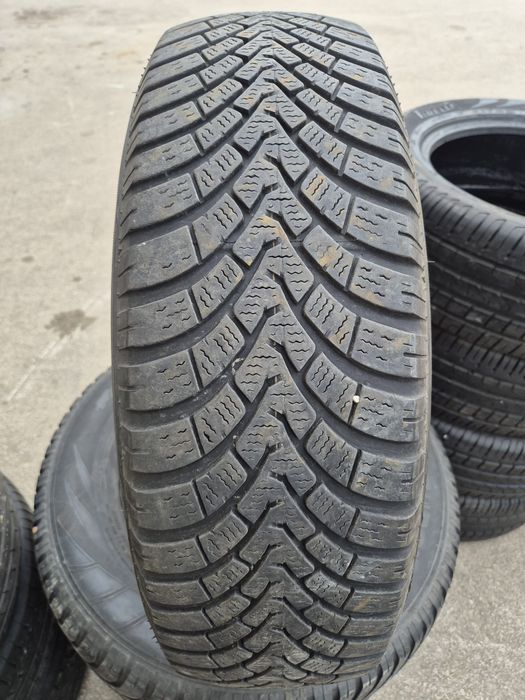4бр. 215/70/16 Falken Eurowinter hs01 SUV зимни гуми