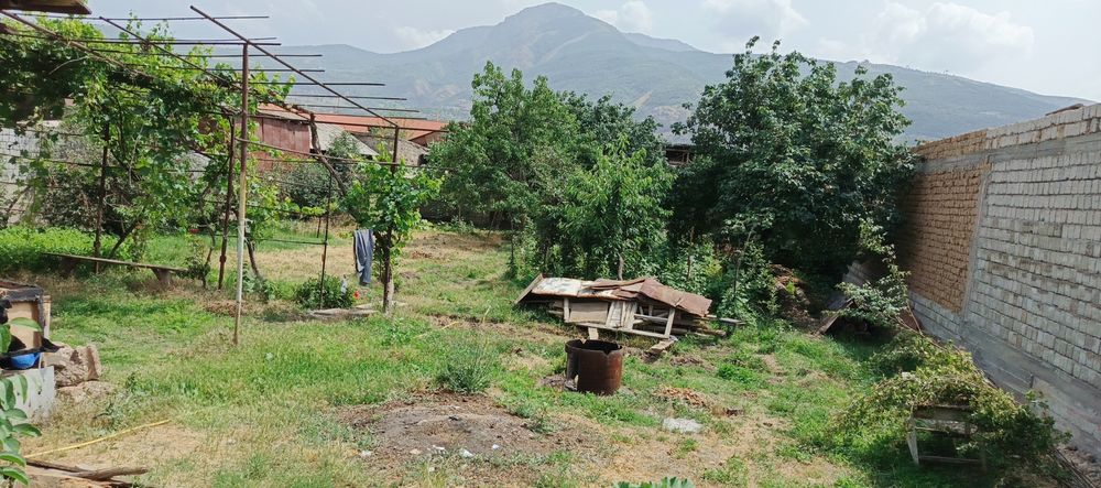 Yer sotiladi . Bôstonliq tumani Xôjakent qishlog'ida.