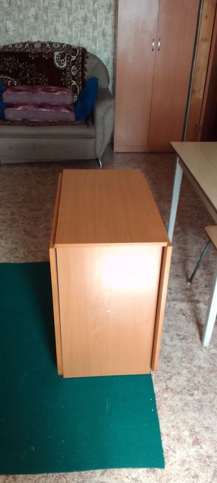 Продам стол книжку