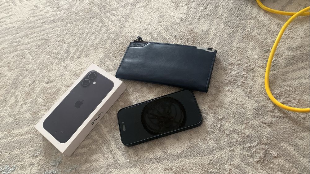 Iphone 16 black,256 gb ,емкость 100% новый