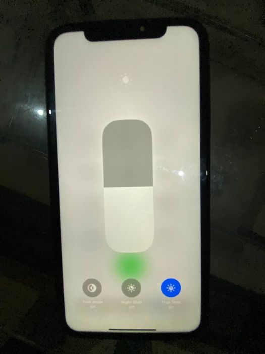 Iphone xr 64 gb 77% batareyyya tel trubdi