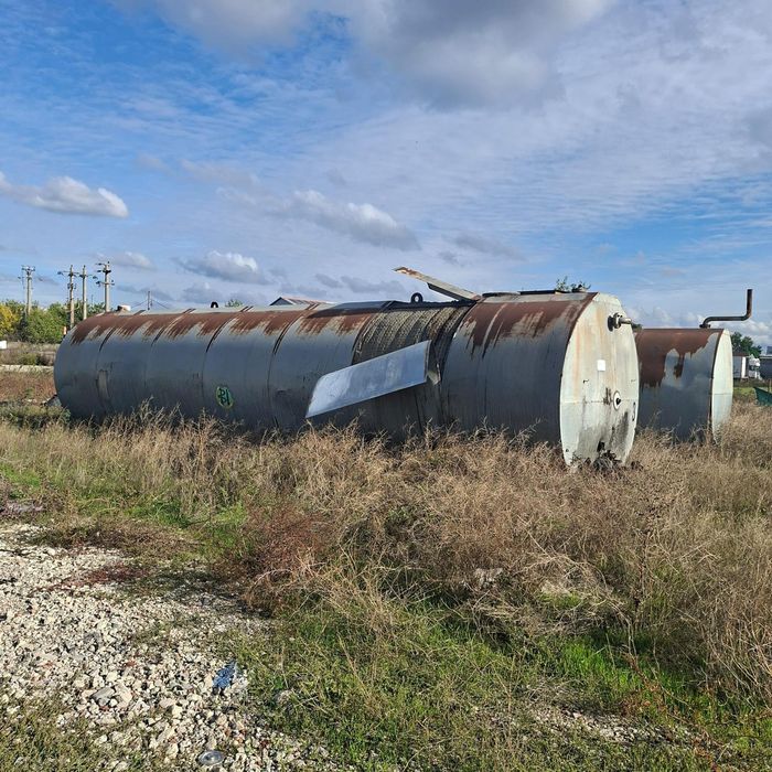 Rezervoare metalice 12x2.5m.