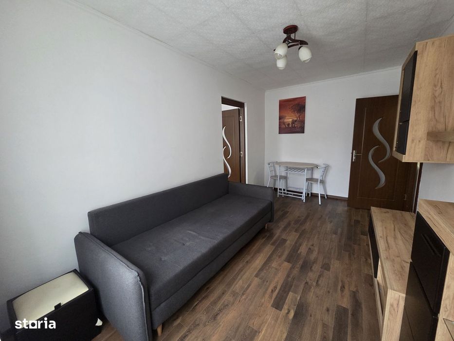 Inchiriez apartament 2 camere, zona Intim