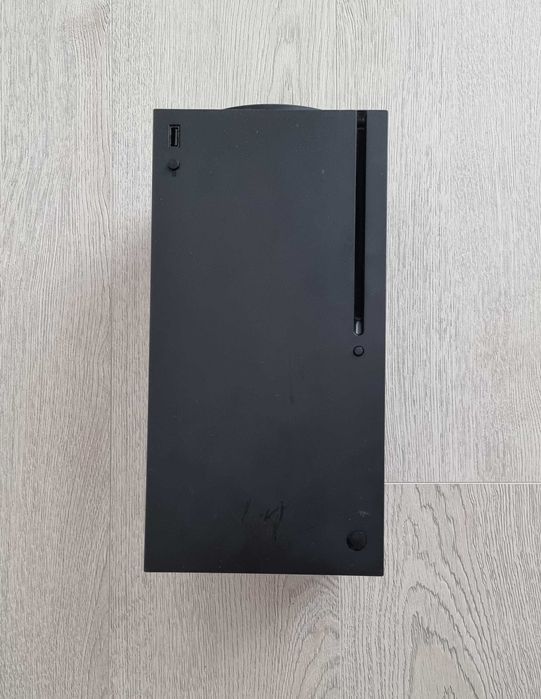 Consola Xbox series X, defecta, nu afiseaza