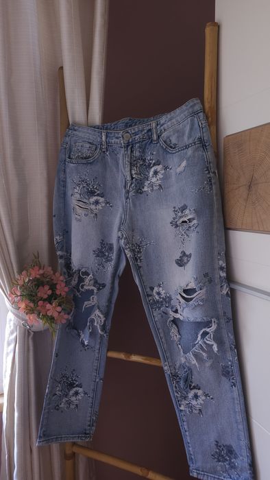 Дънки на марката Guess нови